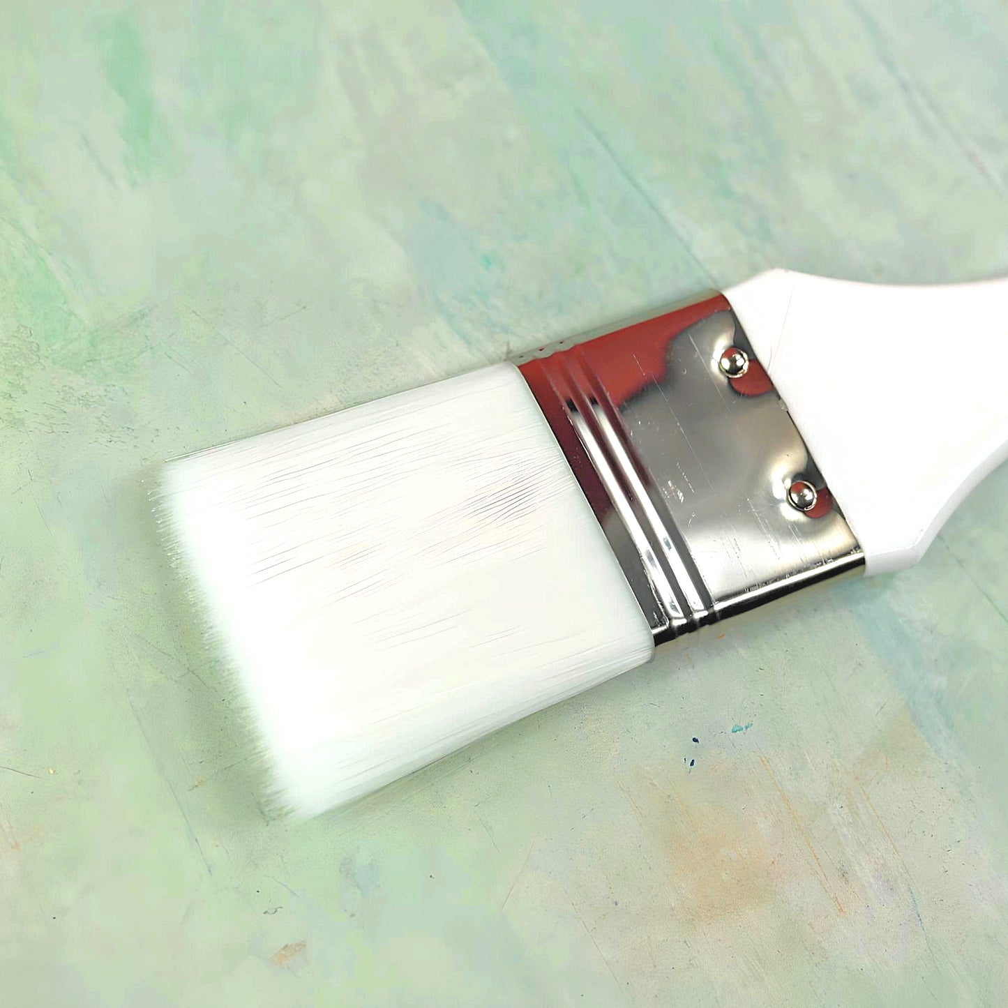 Paintbrush ideal for washes, synthetic and super soft