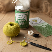 Garden peas in a tin, crochet kit