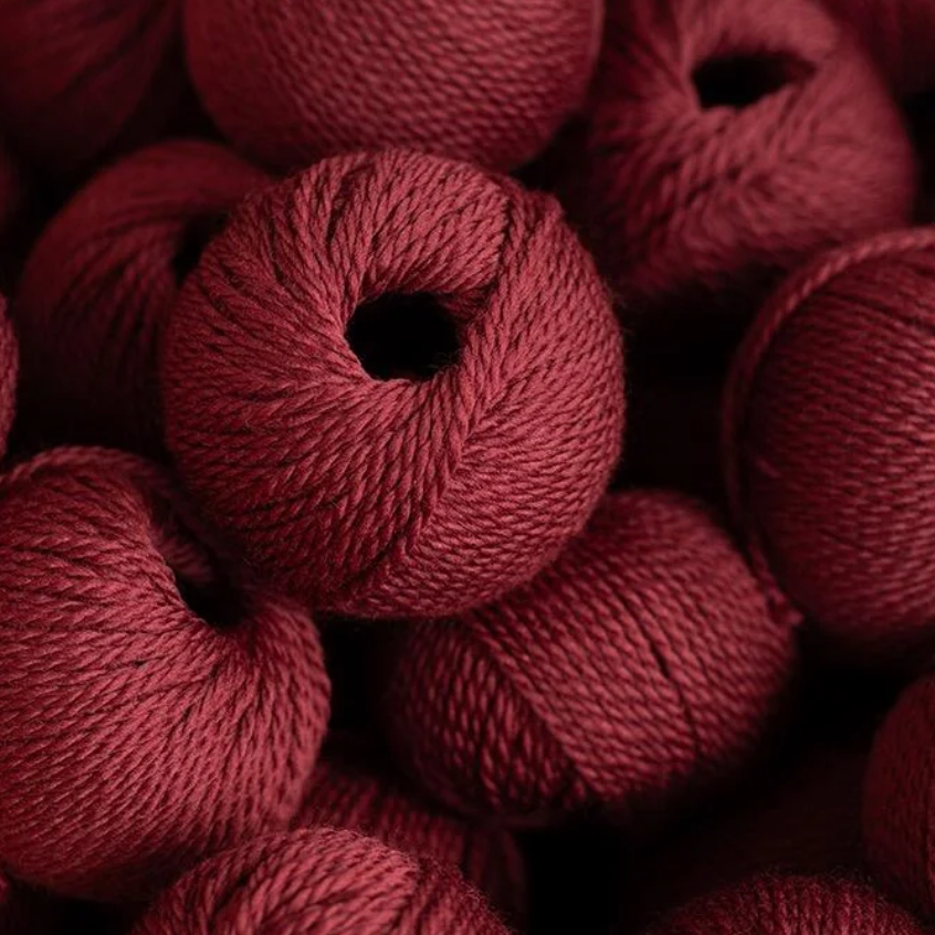 DK (double knit) yarn ball 25g