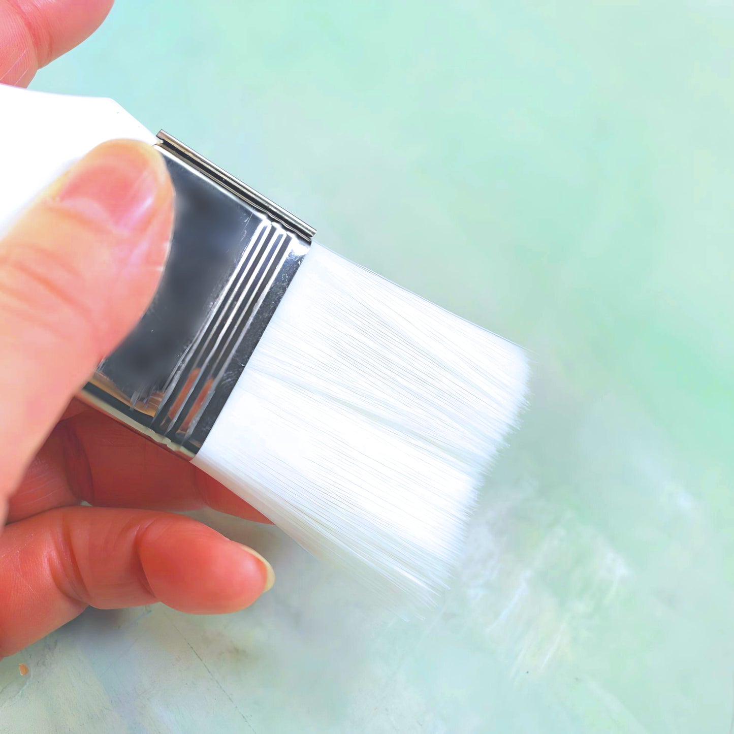 Paintbrush ideal for washes, synthetic and super soft