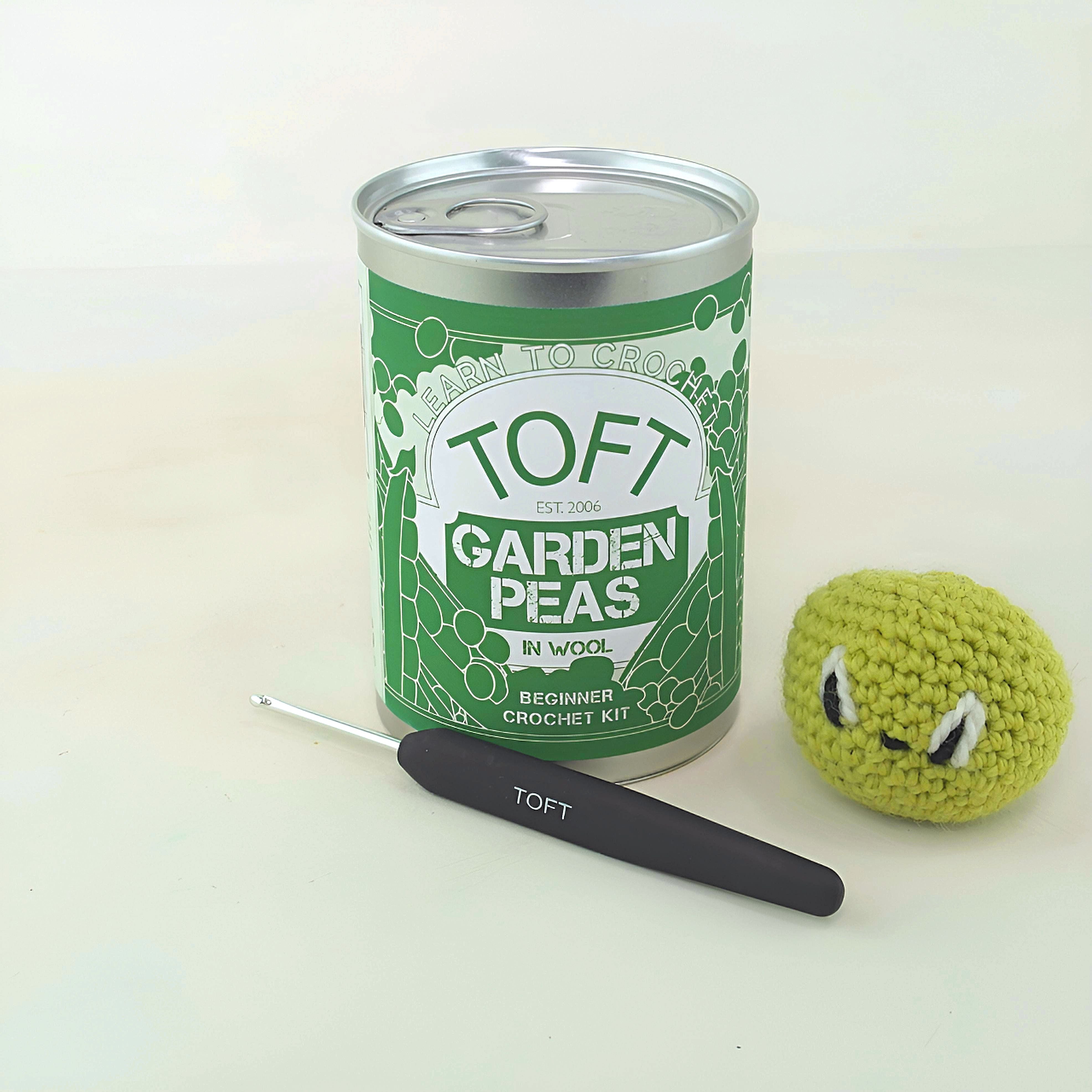 Garden peas in a tin, crochet kit