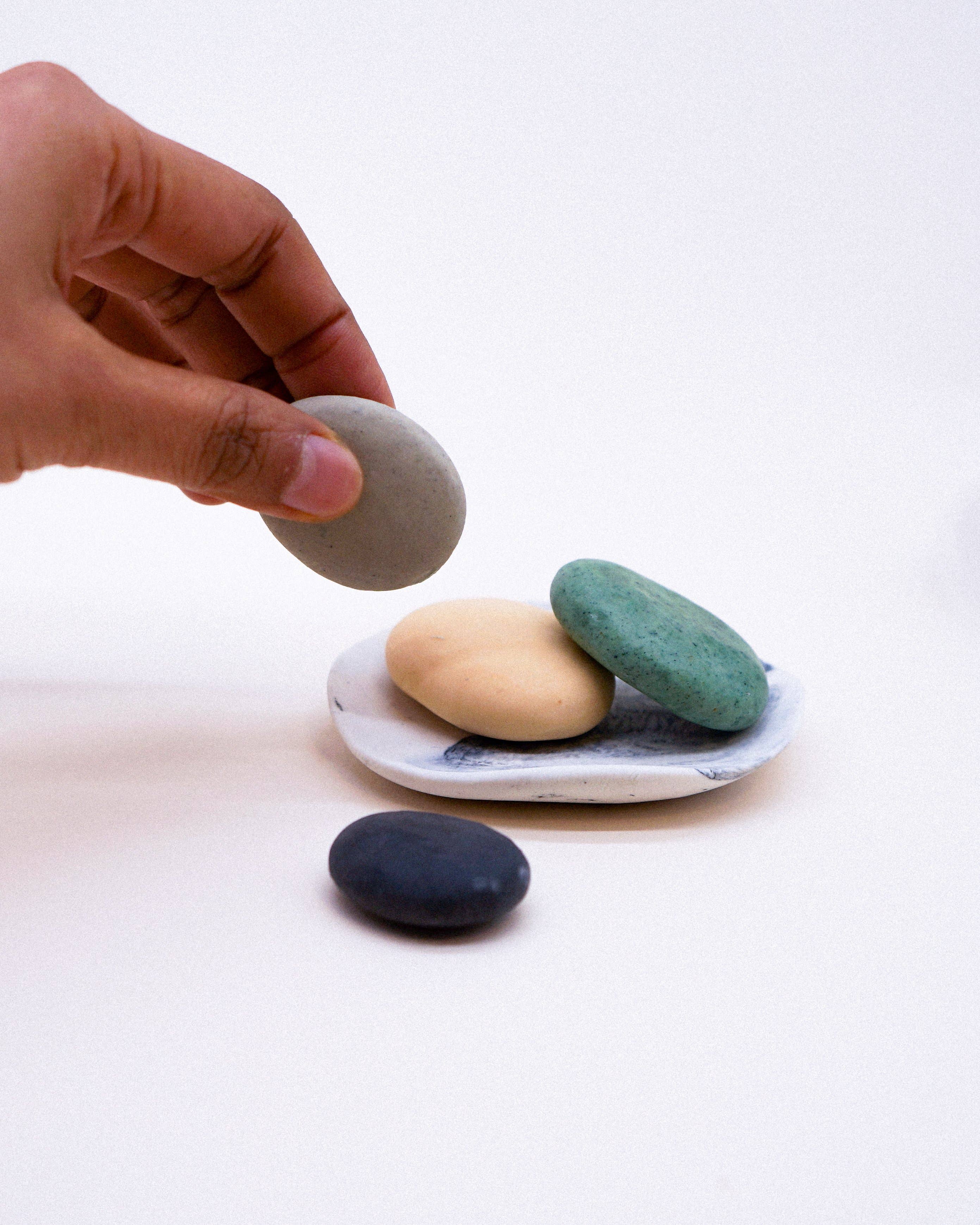 4 Handmade Pebble Soaps with Porcelain Dish Set