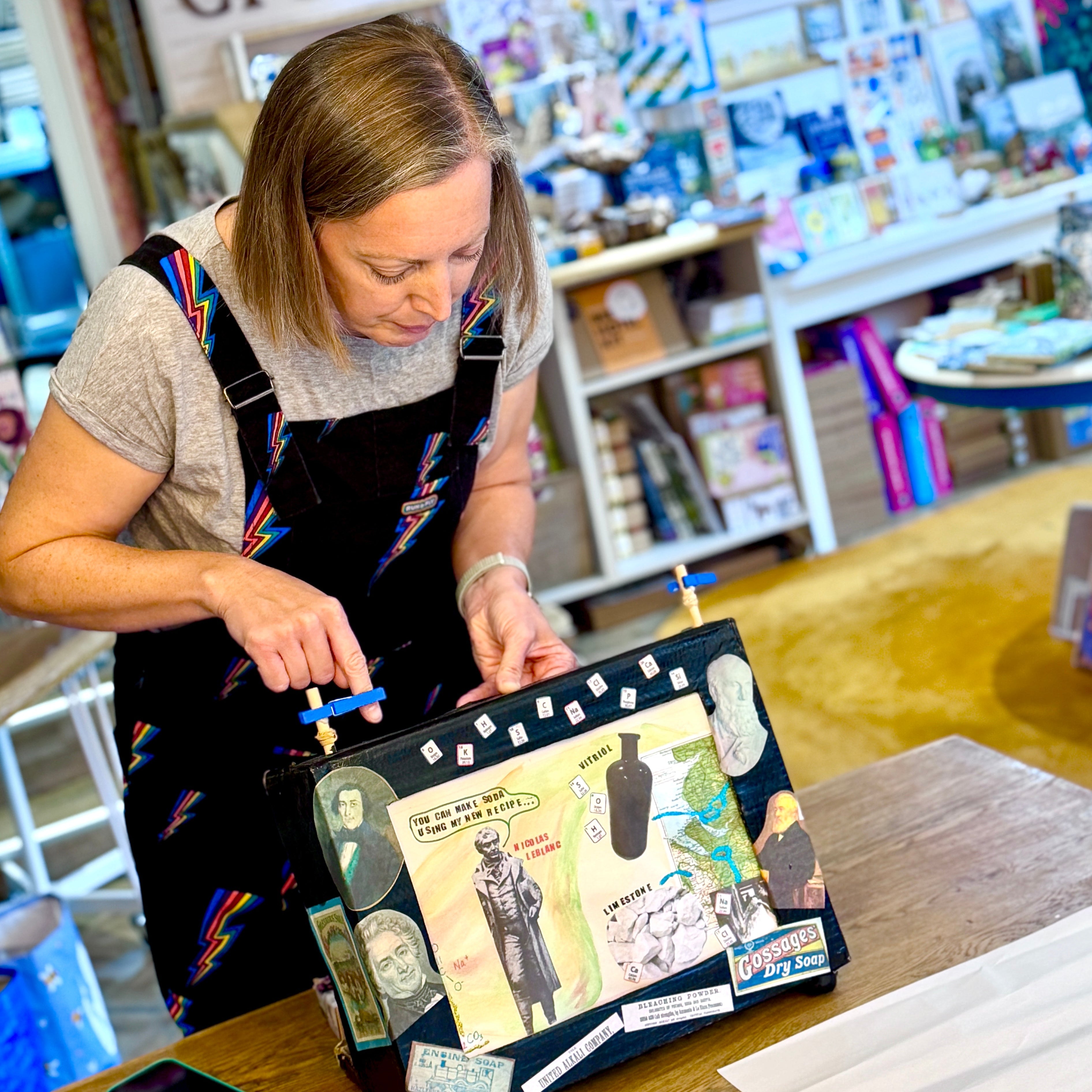Make a SPOOKY Crankie: Moving Story Theatre (Age 7+)