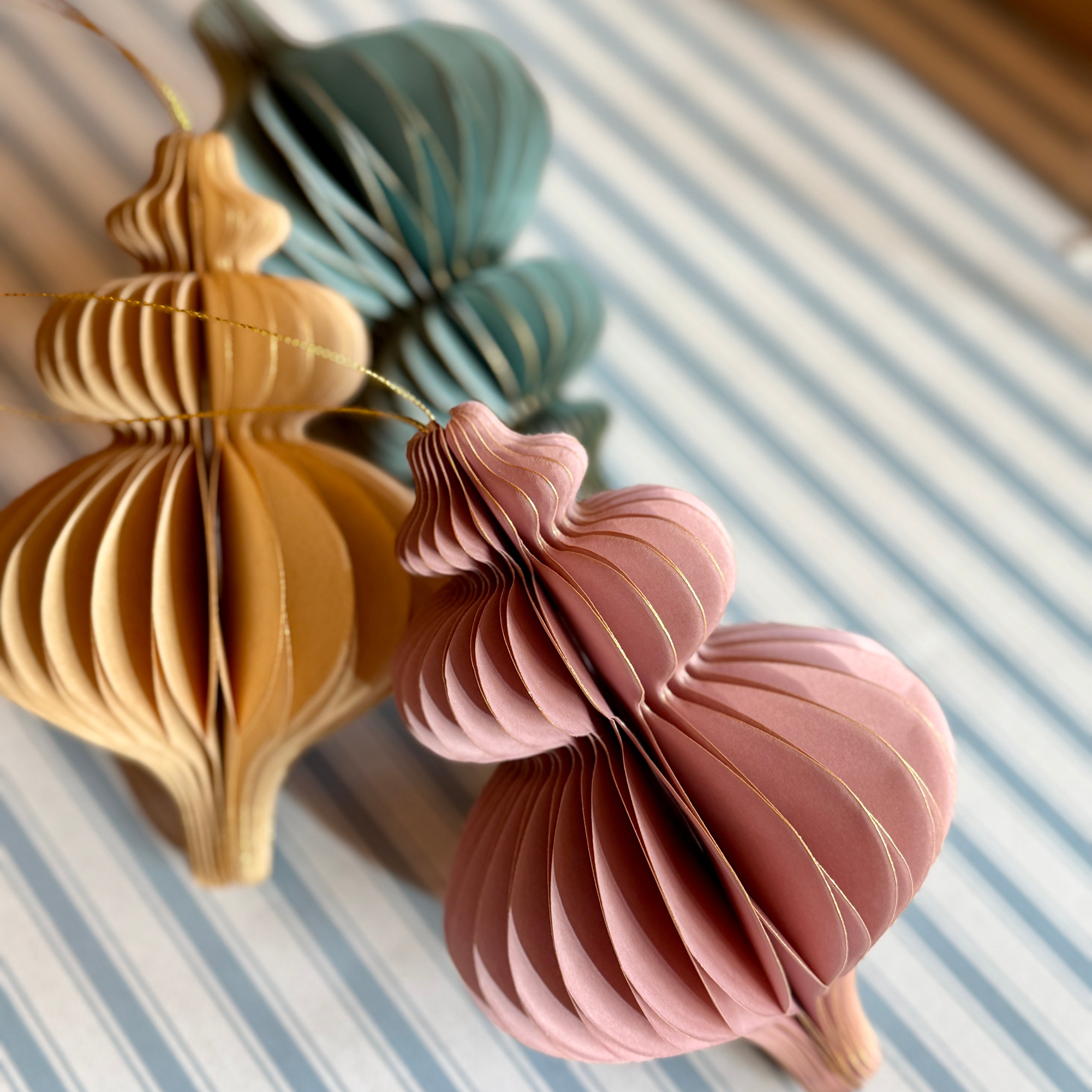 Set of 3 Paper Sculp Hanging Decs