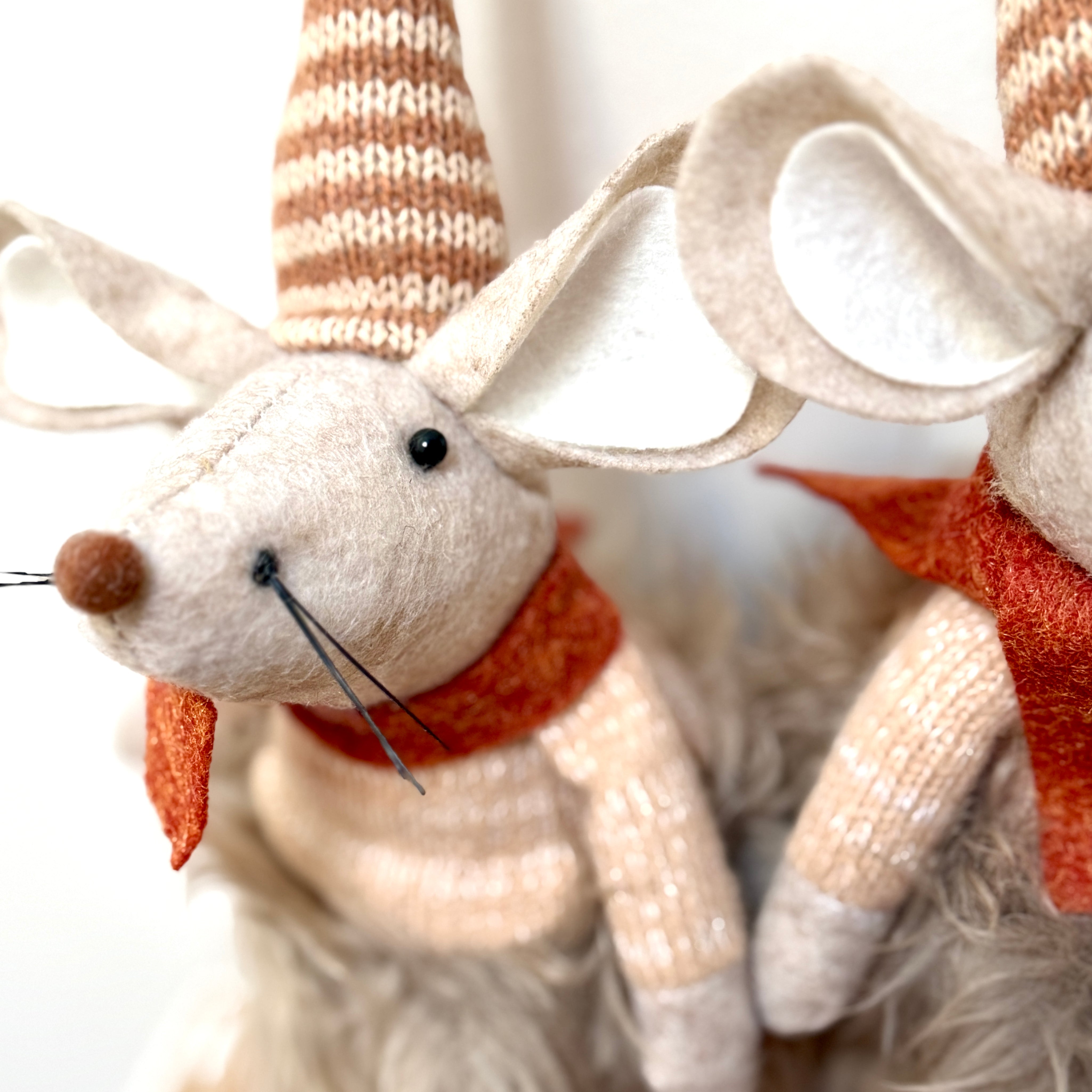 Autumn Winter Mouse Shelf Decoration – 38cm