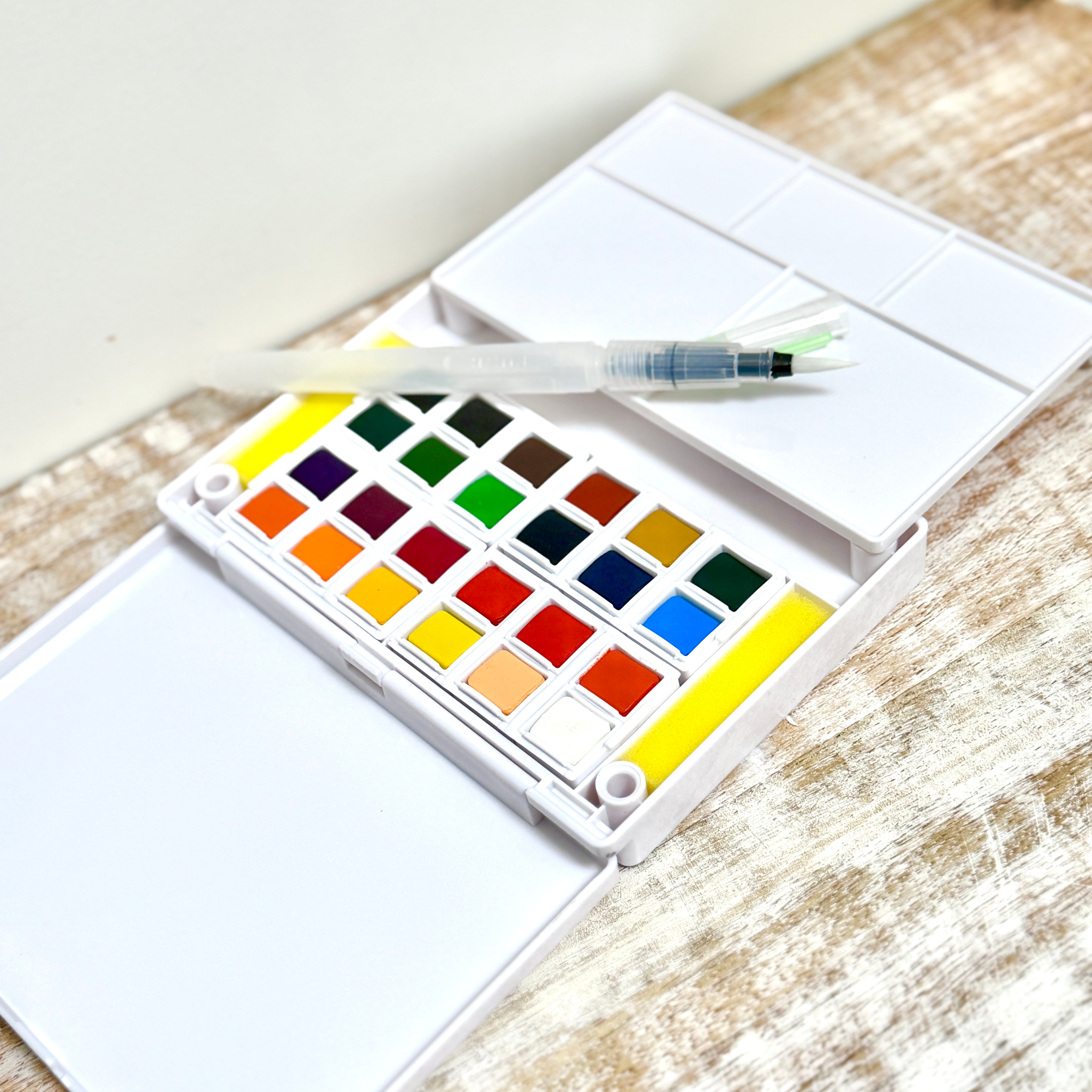 Artiste Watercolour Pan Set – 24 Colours