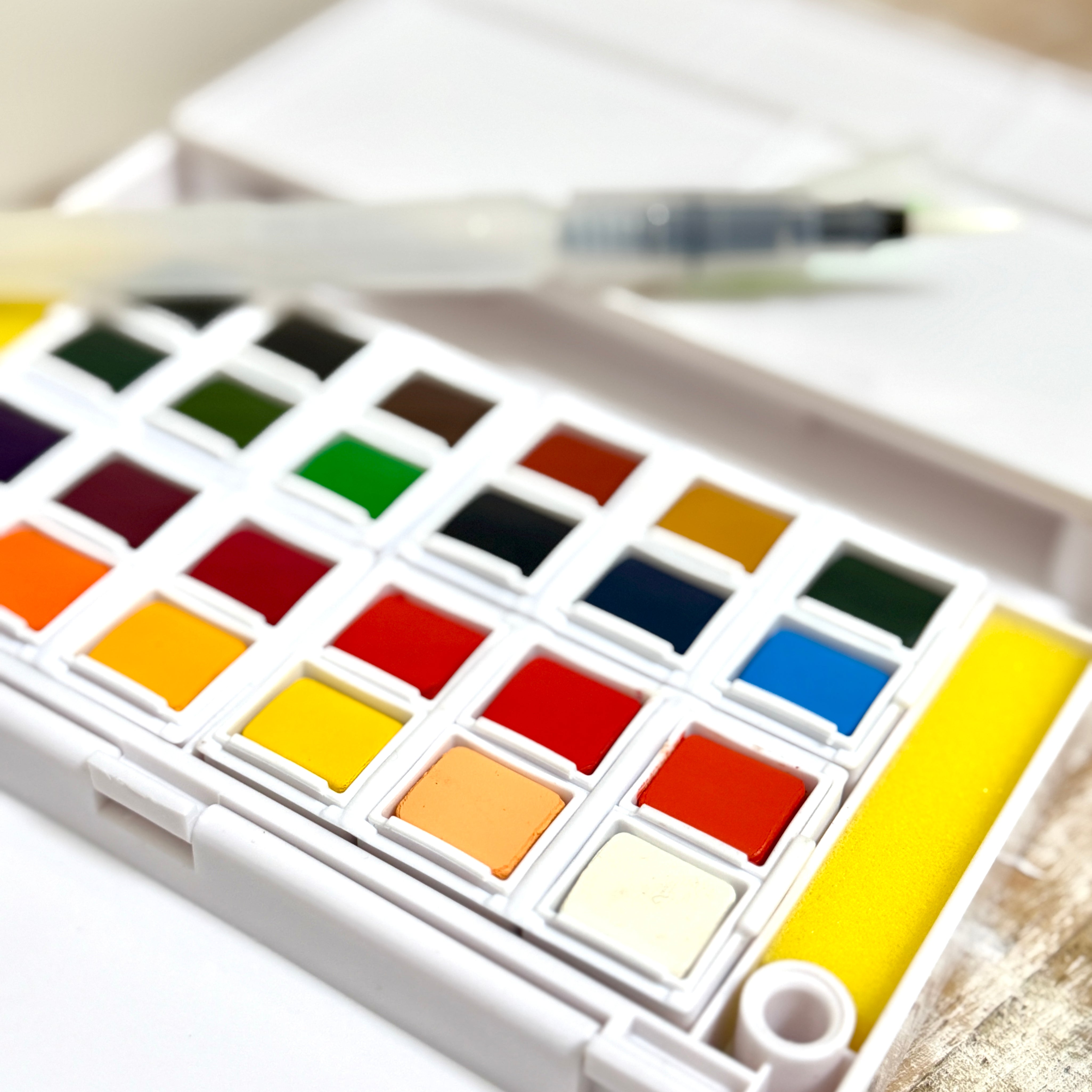 Artiste Watercolour Pan Set – 24 Colours