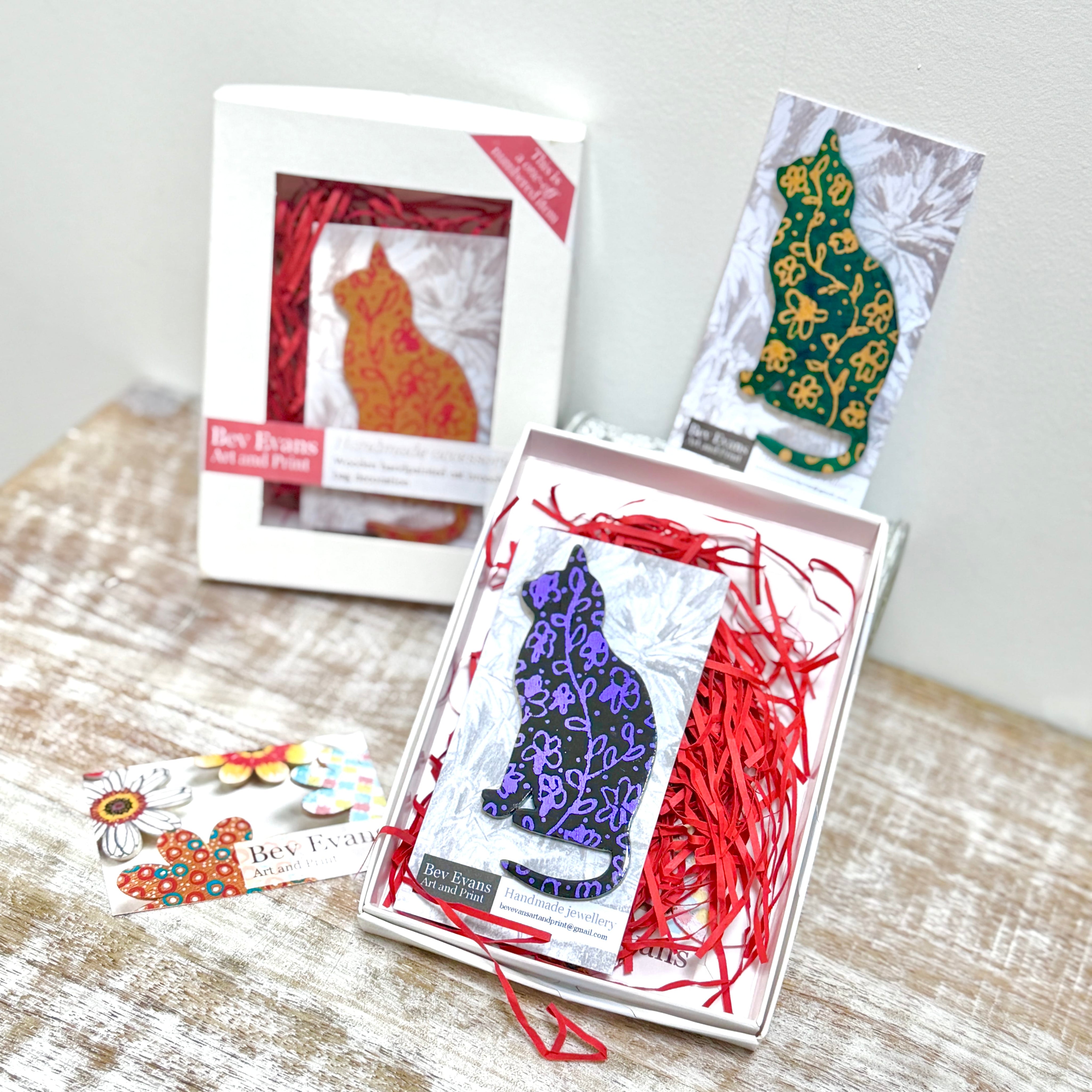 Hand painted cat brooch