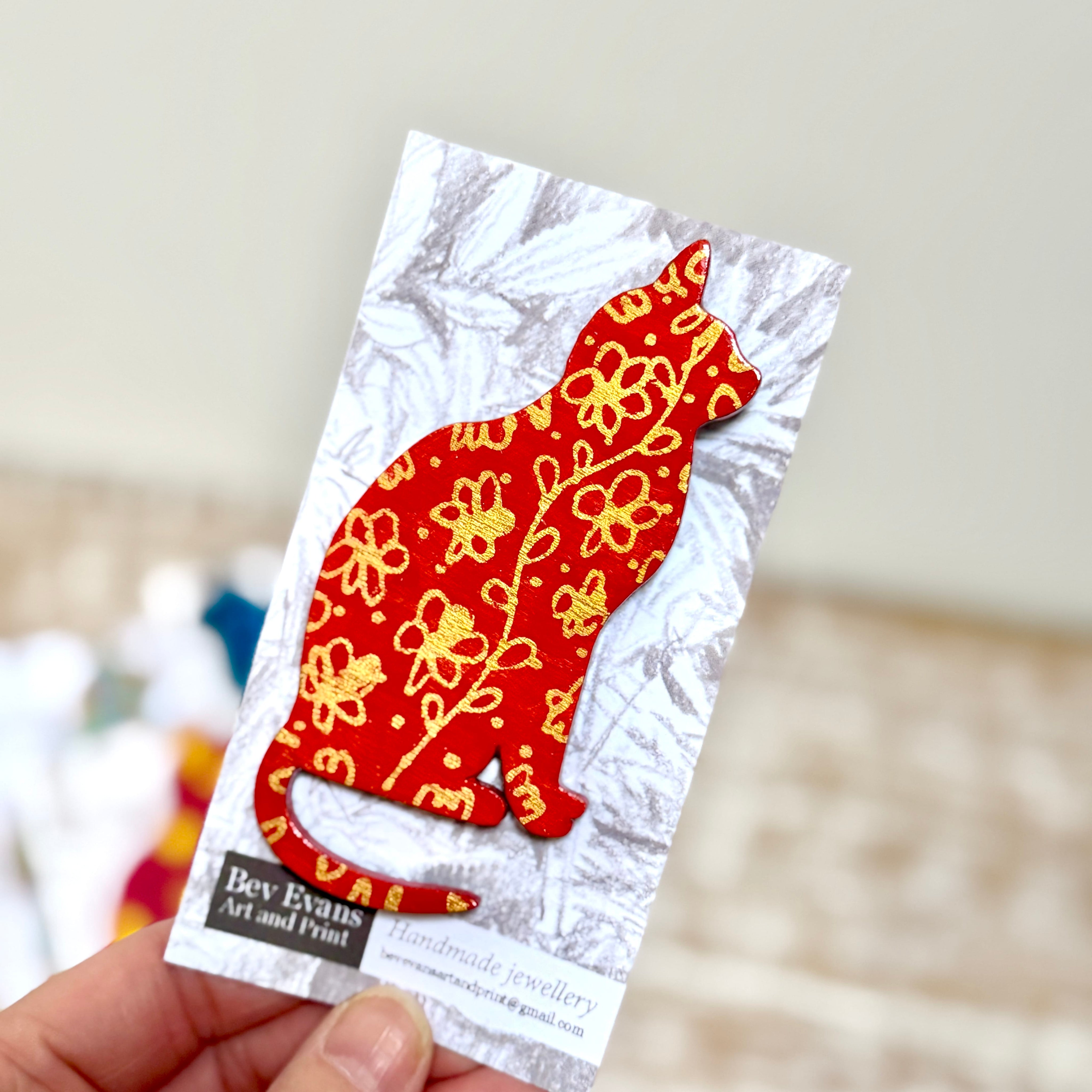Hand painted cat brooch
