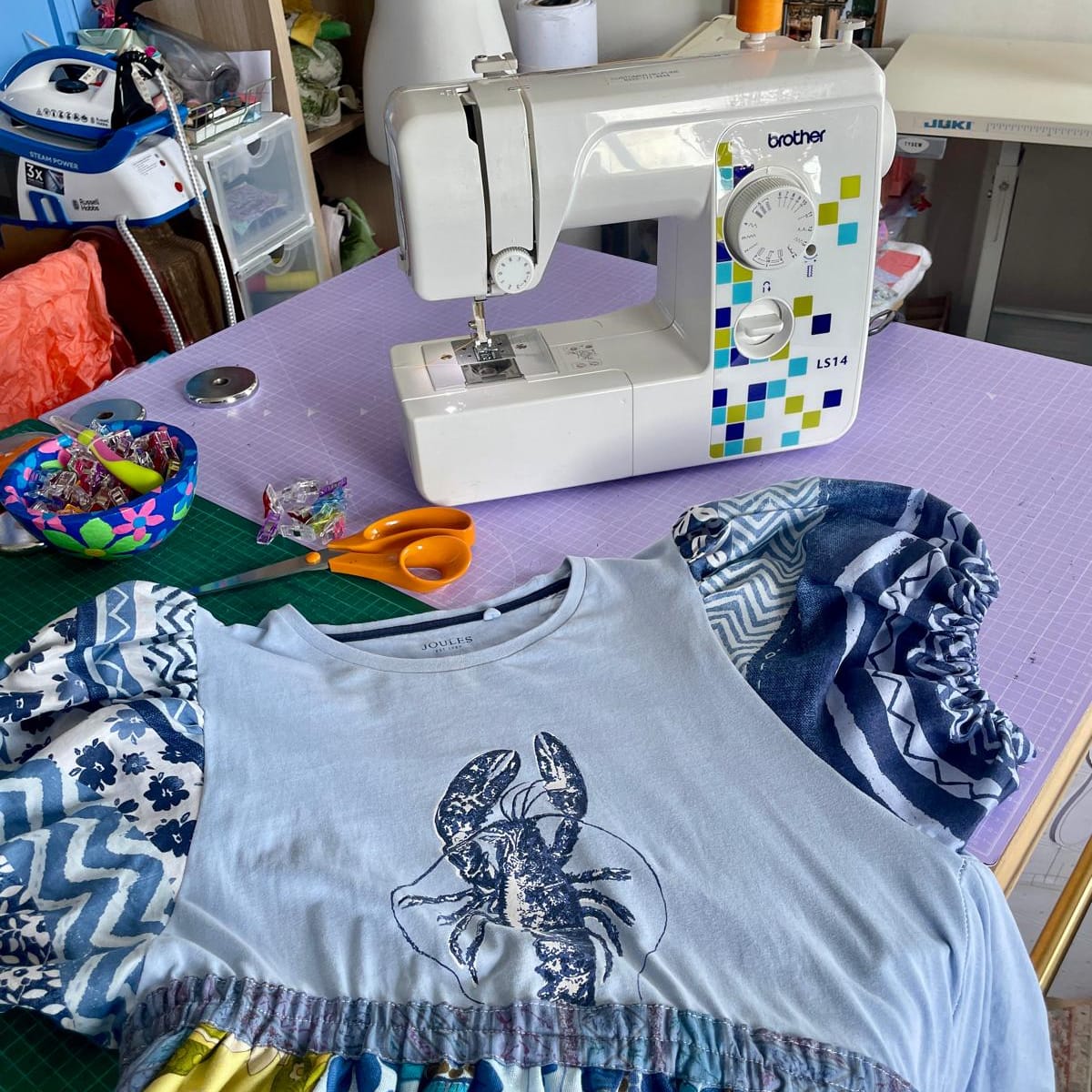 Afrayed Upcycling Machine Sewing Alterations & Upcycle T Shirt