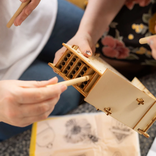Workshop Bee Hotel Making