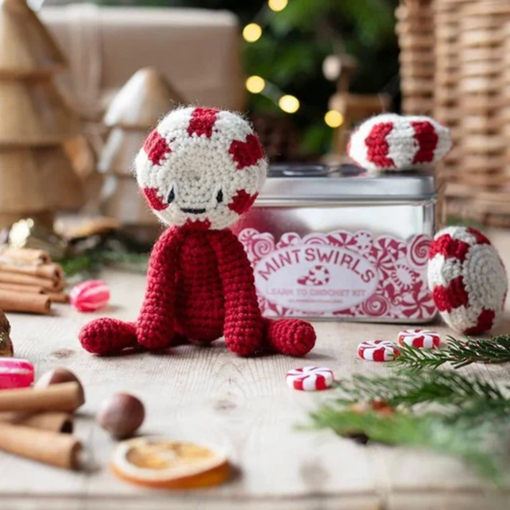 Peppermint swirls in a tin, crochet kit