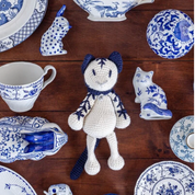 Moira the cat crochet kit