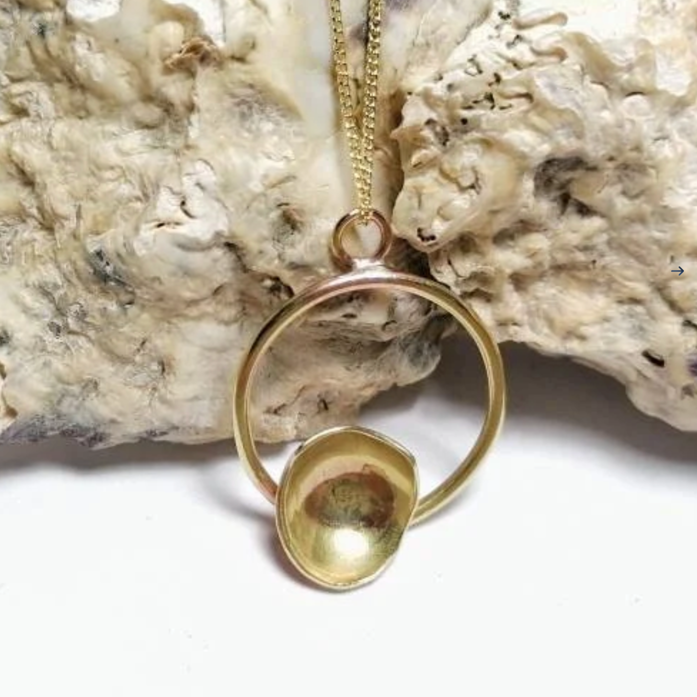 Circle & Blossom necklace