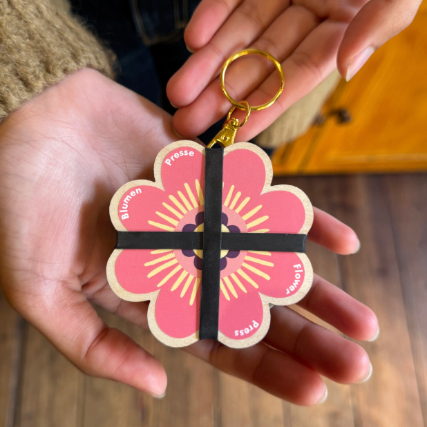 Keyring flower press