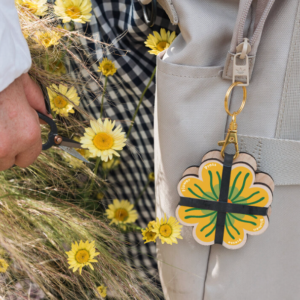 Keyring flower press