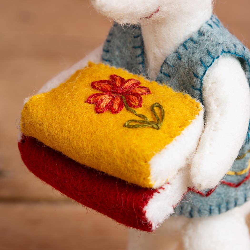 Corinne Lapierre Librarian Mouse Mini Felt Craft Kit