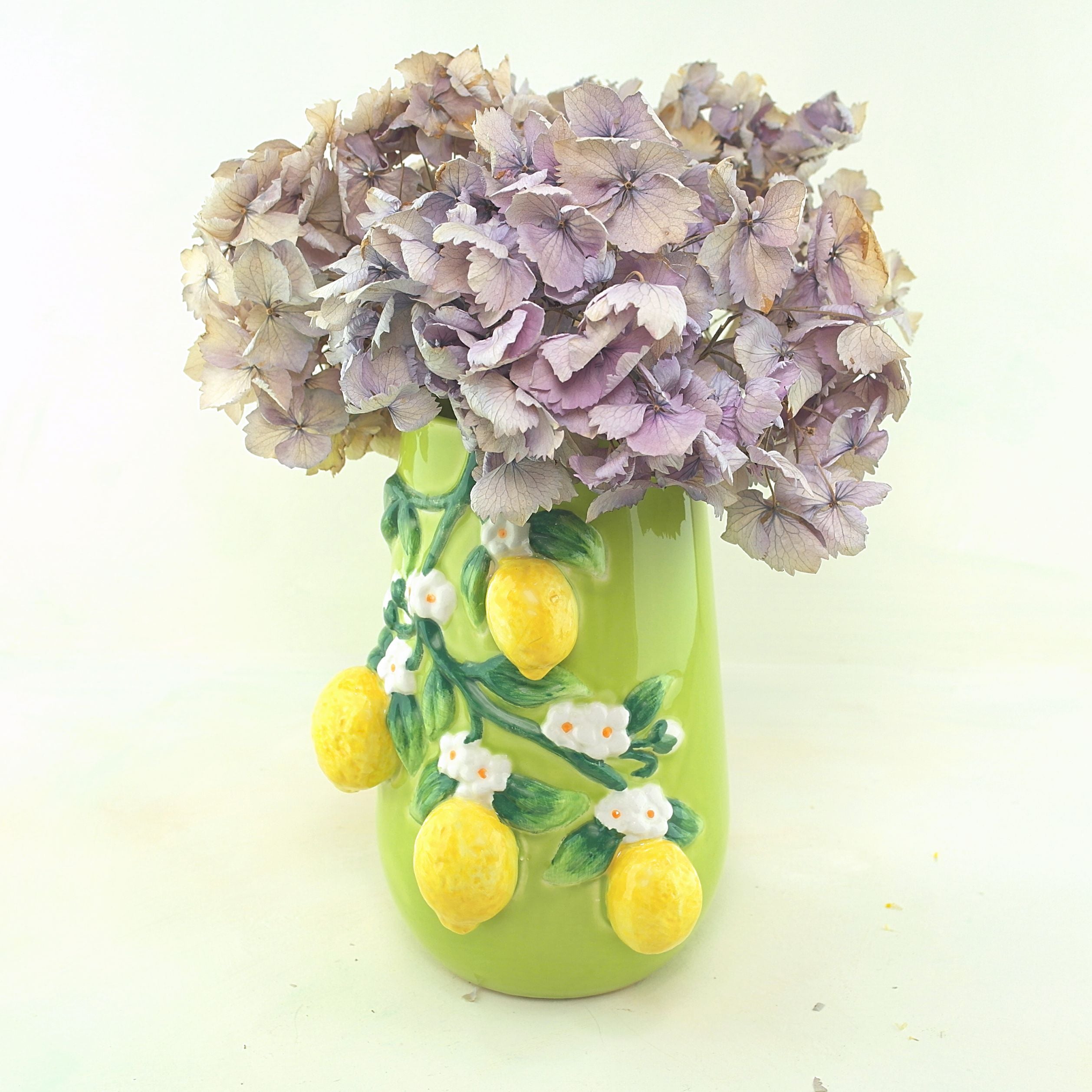 lemonvase2_9cfacd95-bdb2-4542-a87b-9b9cc14d6864.jpg