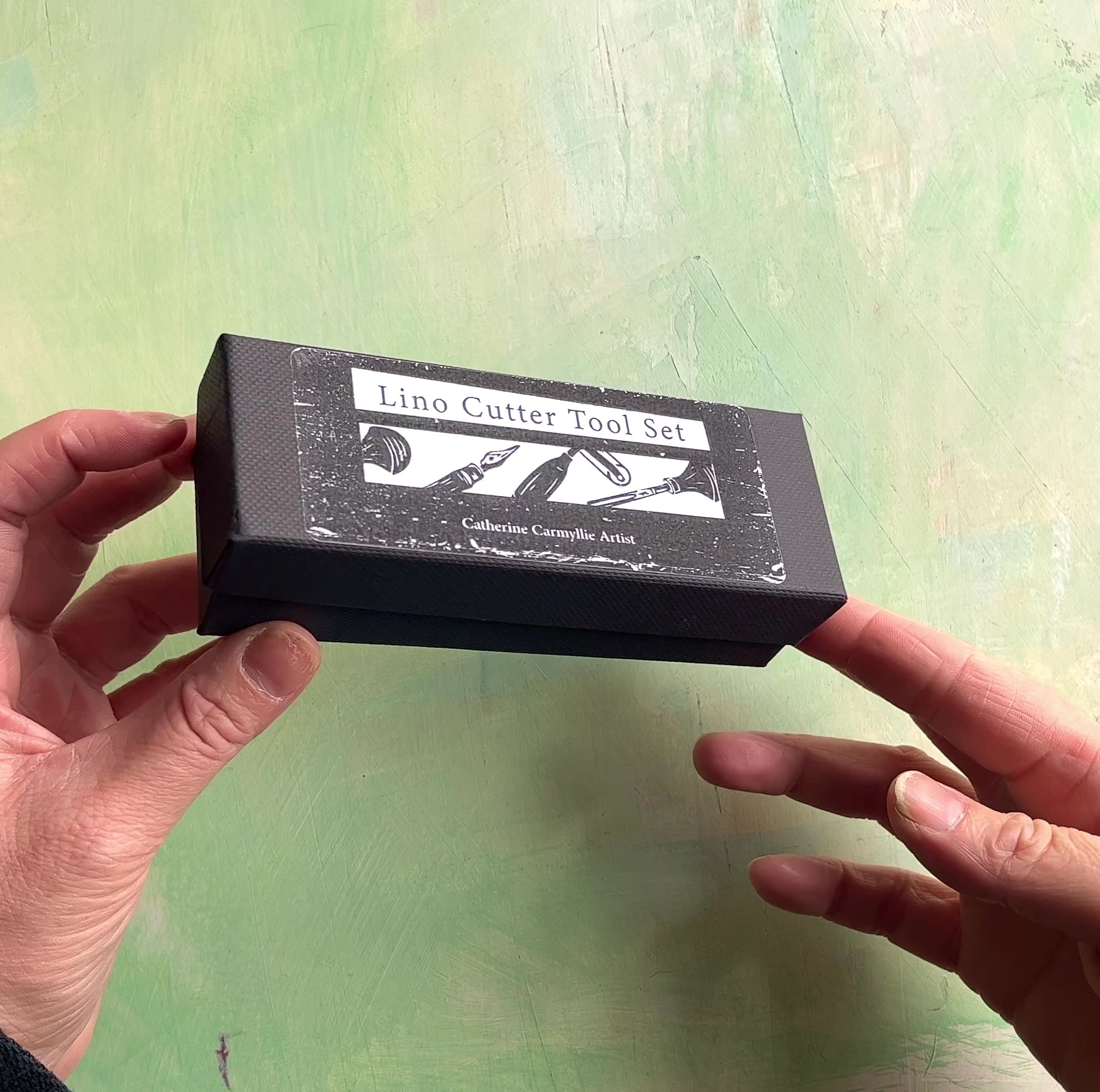 Storage box for linocut tool set